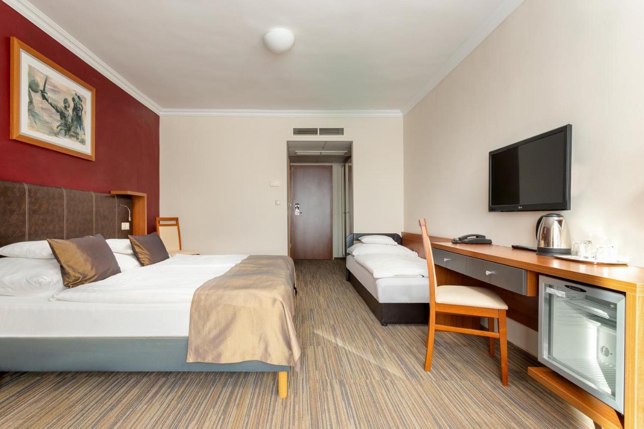 Hotel Eger & Park Екстериор снимка