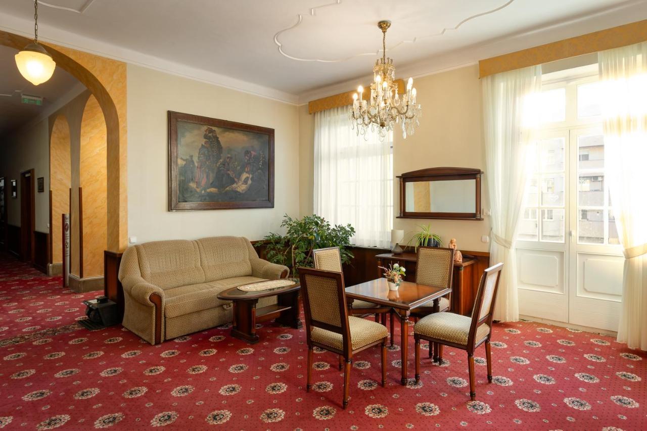 Hotel Eger & Park Екстериор снимка