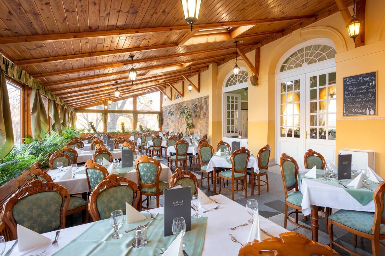 Hotel Eger & Park Екстериор снимка