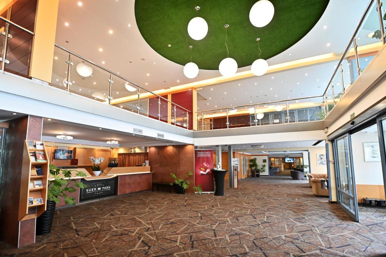 Hotel Eger & Park Екстериор снимка