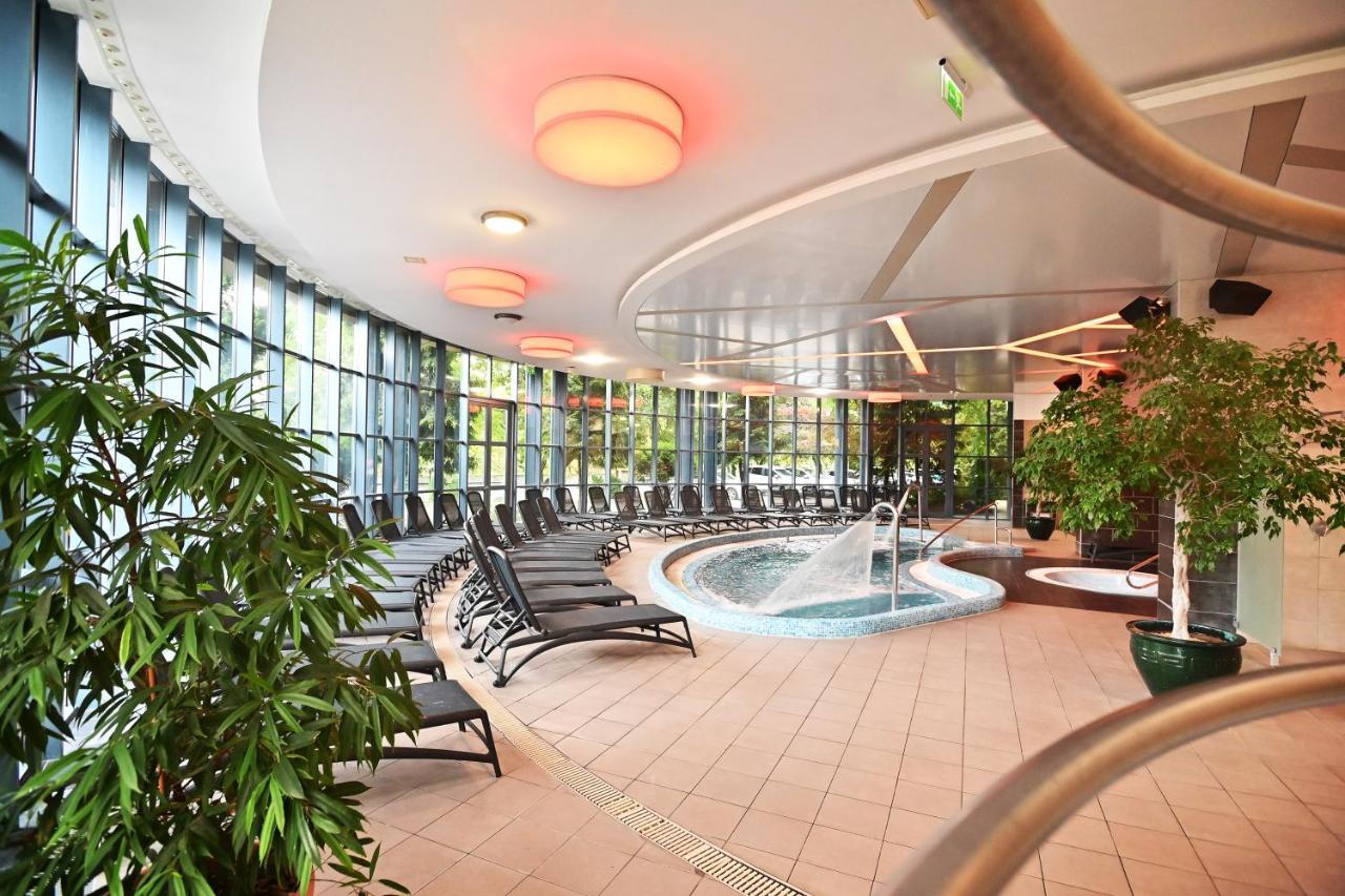 Hotel Eger & Park Екстериор снимка