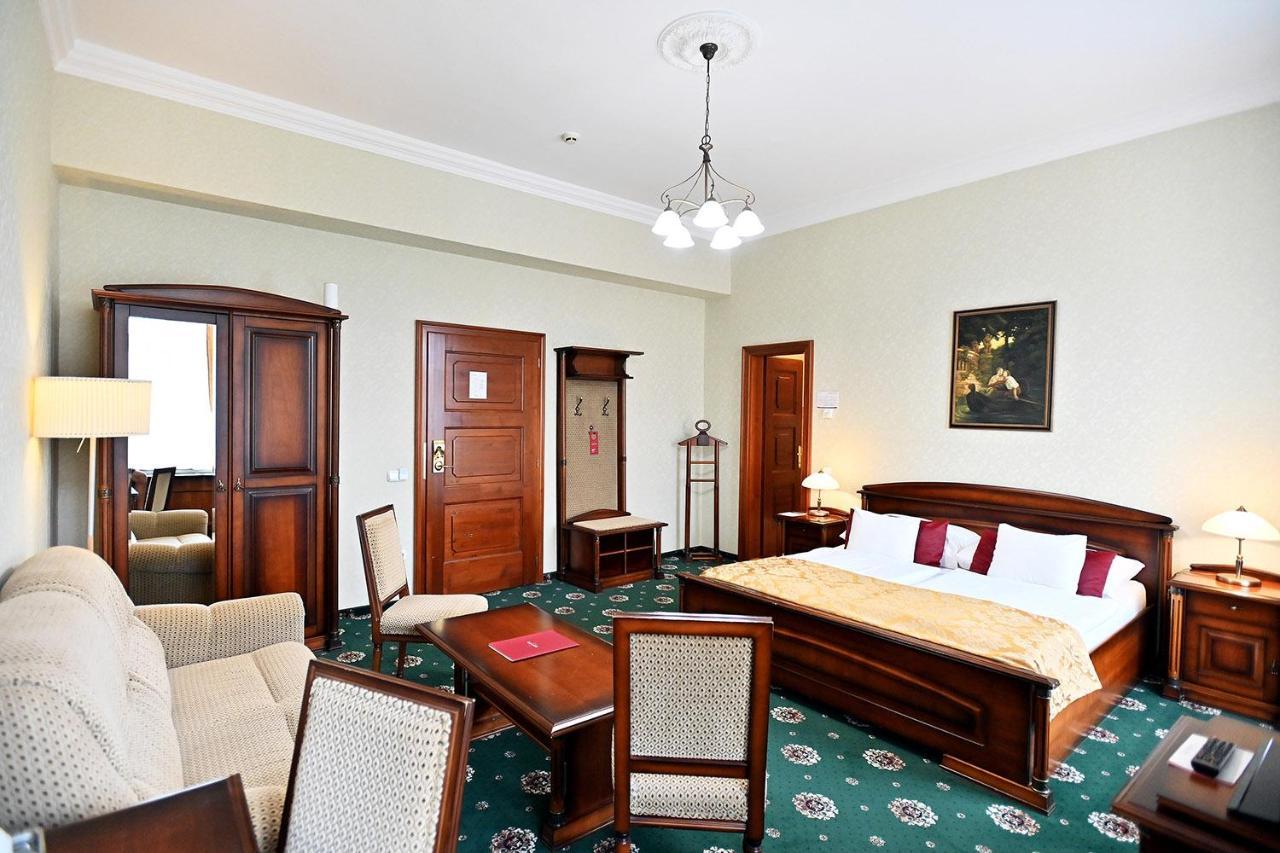 Hotel Eger & Park Екстериор снимка