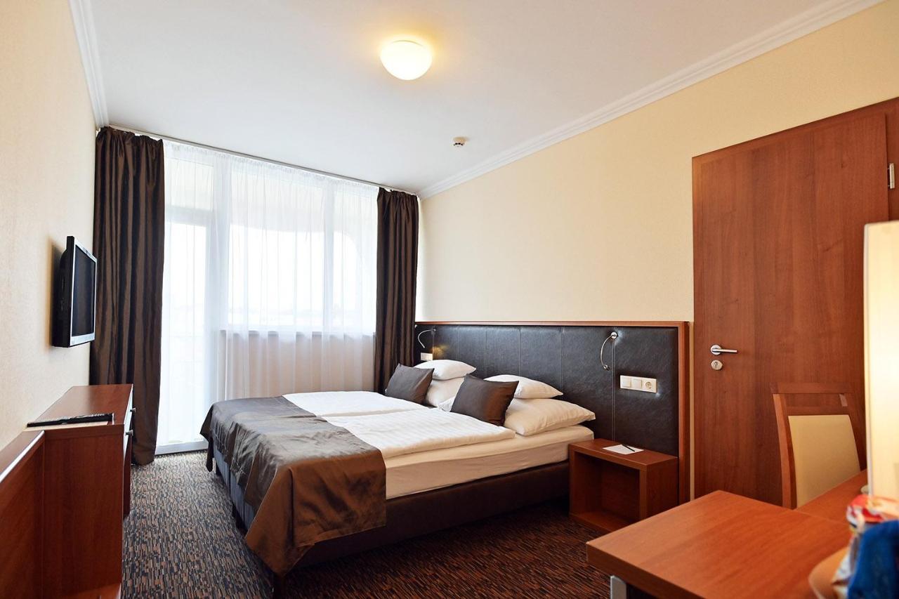 Hotel Eger & Park Екстериор снимка